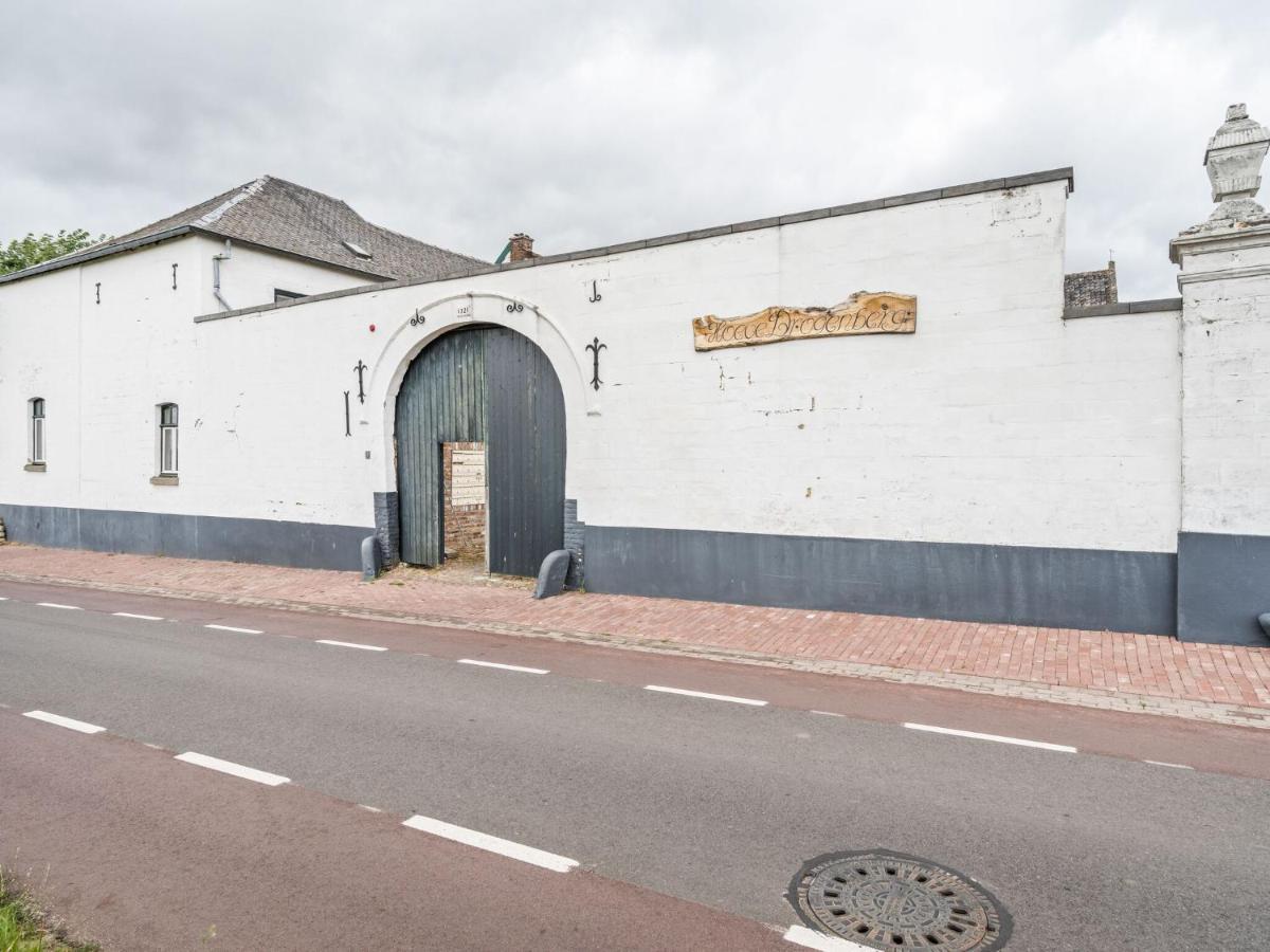 Spacious In Limburg Near Forest Vakantiehuis