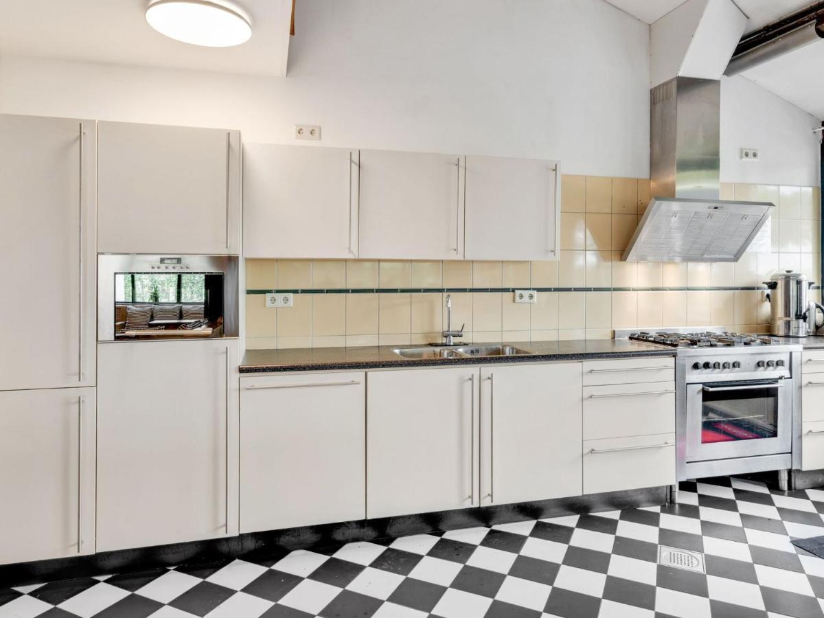 Vakantiehuis Spacious In Limburg Near Forest *