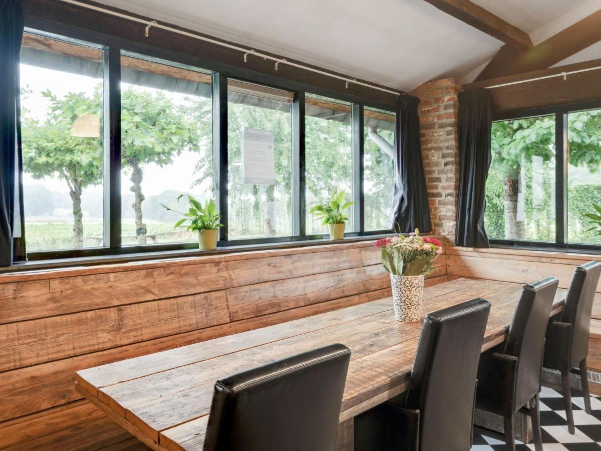 Spacious In Limburg Near Forest * Sint Antoniusbank